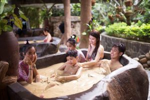 ngâm bùn khoáng Hòn Tằm